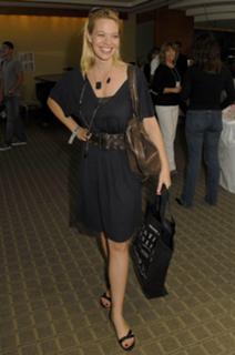 Jeri Ryan feet photo thumbnail