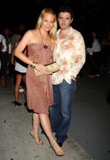 Jeri Ryan feet photo thumbnail