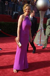 Jeri Ryan feet photo thumbnail