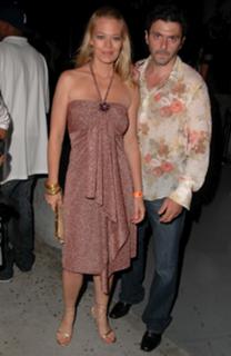 Jeri Ryan feet photo thumbnail