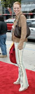 Jeri Ryan feet photo thumbnail