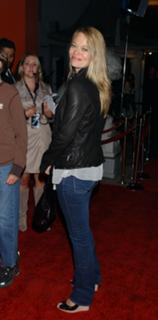 Jeri Ryan feet photo thumbnail
