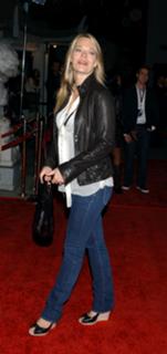 Jeri Ryan feet photo thumbnail