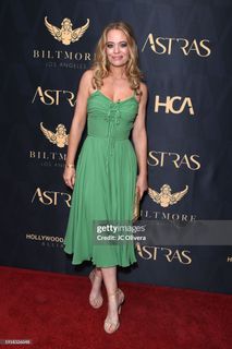 Jeri Ryan feet photo thumbnail
