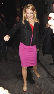 Jeri Ryan feet photo thumbnail