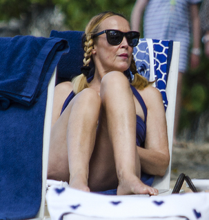 Jerry Hall feet photo 9