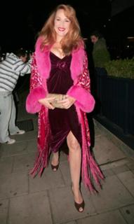 Jerry Hall feet photo 2