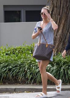 Jesinta Campbell feet photo 2