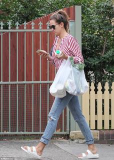 Jesinta Campbell feet photo 13