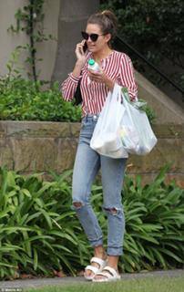 Jesinta Campbell feet photo 12