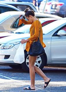 Jesinta Campbell feet photo 19