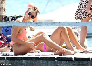 Jesinta Campbell feet photo 8