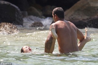 Jesinta Campbell feet photo 13