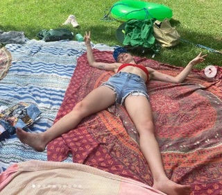 Jess Bush feet photo 14