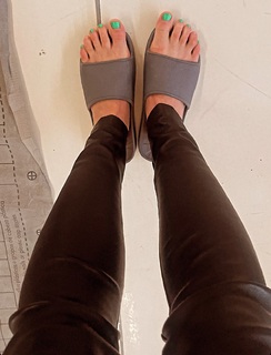 Jess Bush feet photo 11