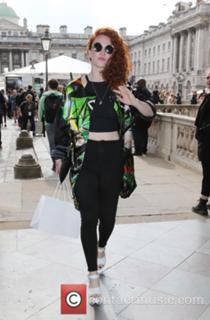 Jess Glynne feet photo thumbnail