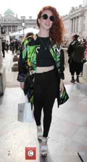 Jess Glynne feet photo thumbnail
