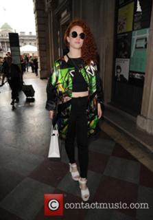 Jess Glynne feet photo thumbnail