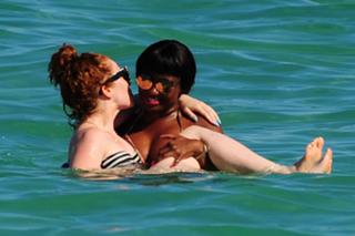 Jess Glynne feet photo thumbnail