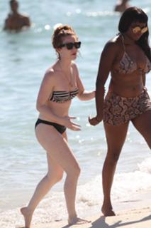 Jess Glynne feet photo thumbnail