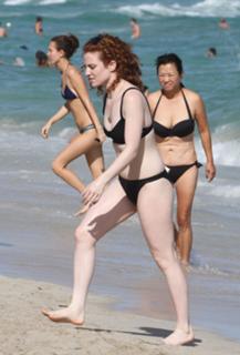 Jess Glynne feet photo thumbnail
