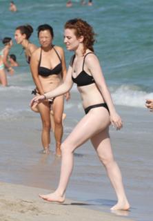 Jess Glynne feet photo thumbnail