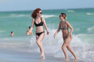 Jess Glynne feet photo thumbnail