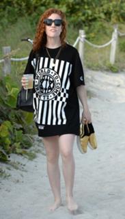 Jess Glynne feet photo thumbnail