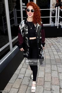 Jess Glynne feet photo thumbnail