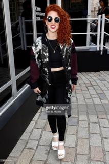 Jess Glynne feet photo thumbnail