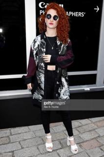 Jess Glynne feet photo thumbnail