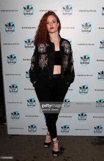Jess Glynne feet photo thumbnail