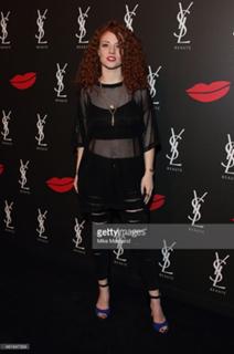Jess Glynne feet photo thumbnail