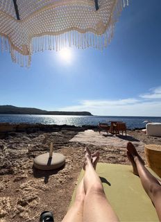 Jess Glynne feet photo thumbnail