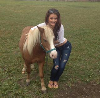 Jess Impiazzi feet photo thumbnail