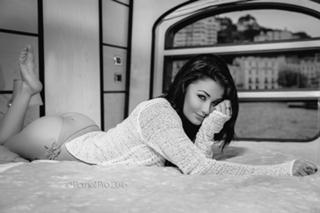 Jess Impiazzi feet photo thumbnail