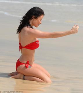 Jess Impiazzi feet photo thumbnail