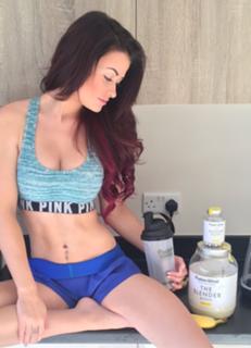 Jess Impiazzi feet photo thumbnail