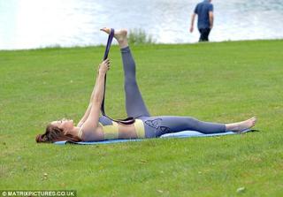 Jess Impiazzi feet photo thumbnail