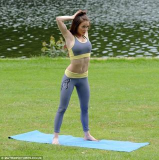 Jess Impiazzi feet photo thumbnail
