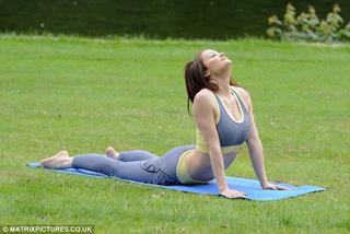 Jess Impiazzi feet photo thumbnail