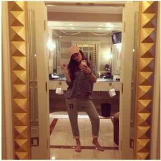 Jess Impiazzi feet photo thumbnail