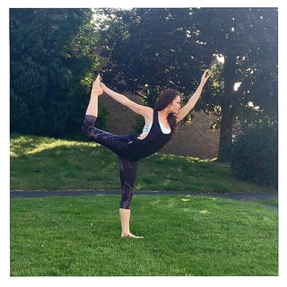 Jess Impiazzi feet photo thumbnail