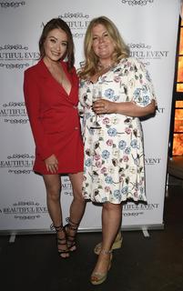 Jess Impiazzi feet photo thumbnail