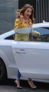 Jess Impiazzi feet photo thumbnail