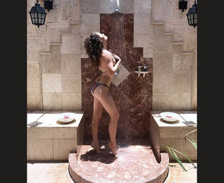 Jess Impiazzi feet photo thumbnail