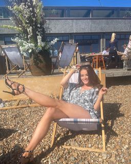 Jess Impiazzi feet photo thumbnail
