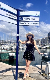 Jess Impiazzi feet photo thumbnail