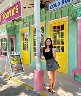 Jess Impiazzi feet photo 10