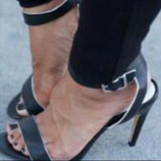 Jess Lizama feet photo 8